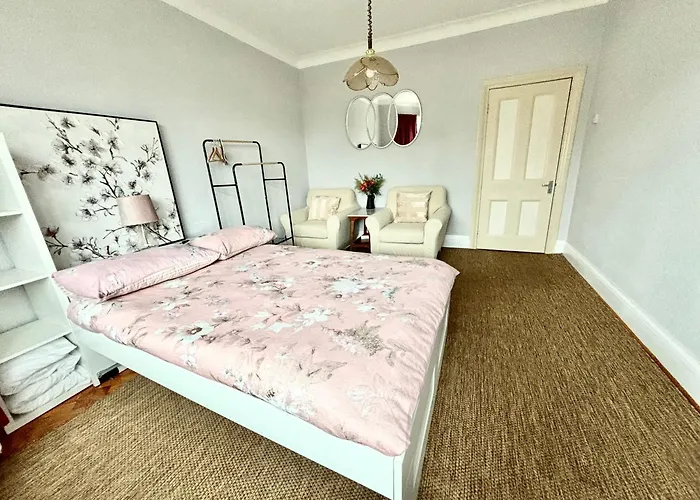 Winton House Home Stay
